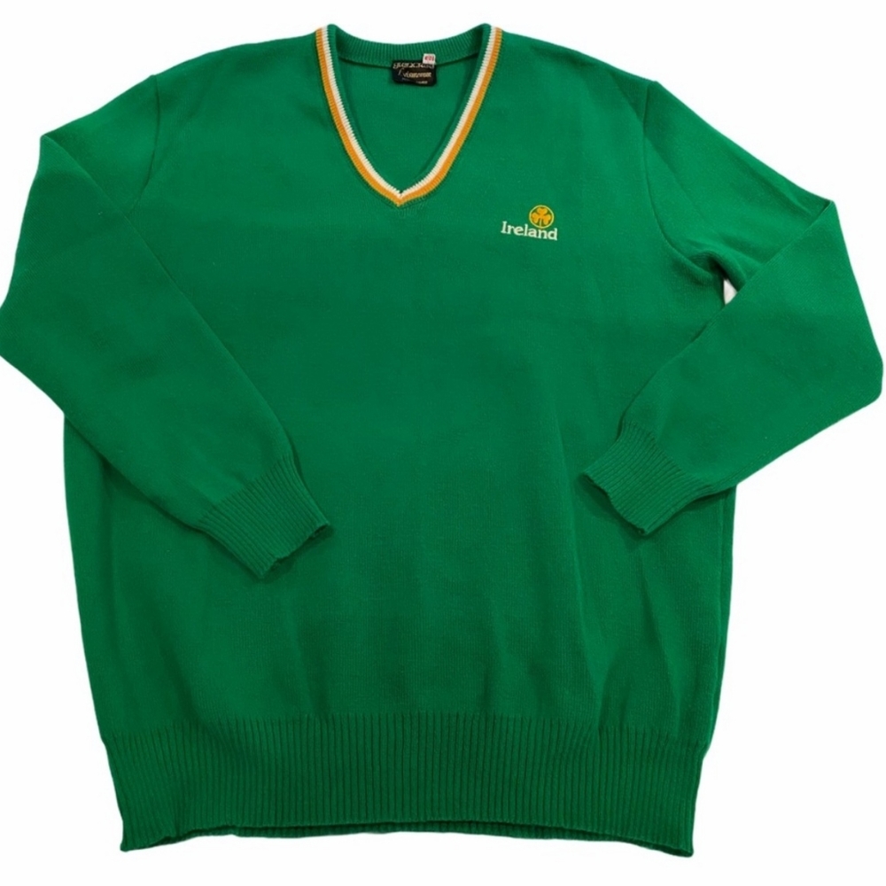 Kelly green v neck pullover sweater
